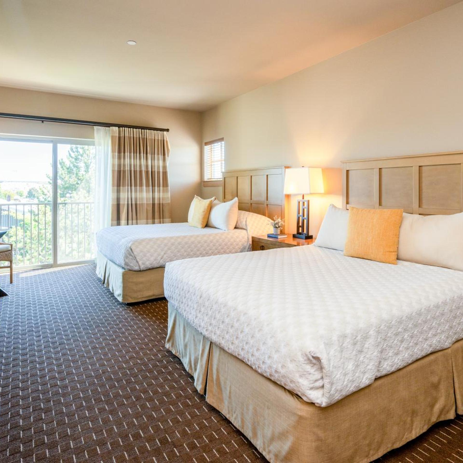 Lodge, 2 Queen Beds