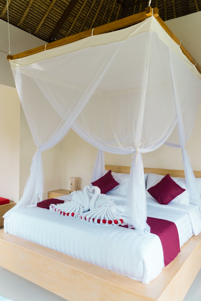 Three Gold Luxury Private Villas 13/50