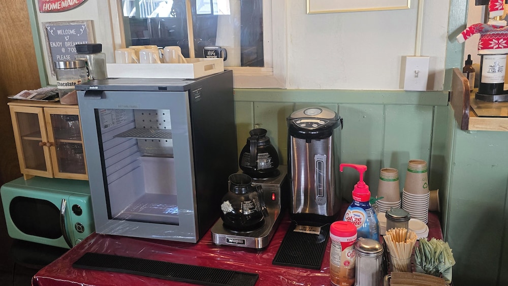 Cinnamon Bear Inn 39/80