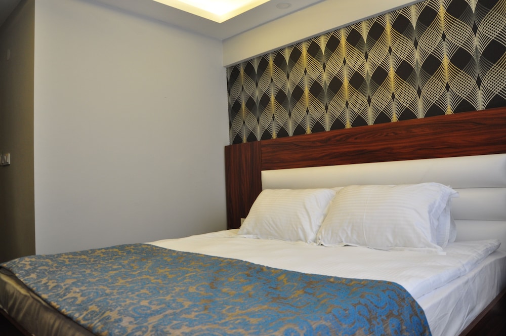 Madi Otel 15/31