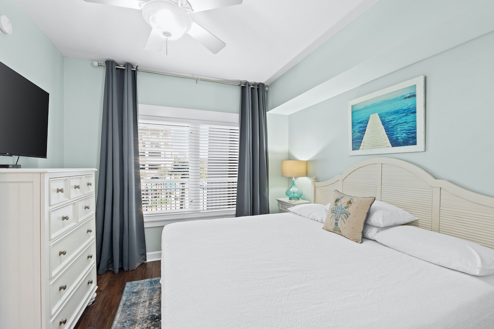 2 BEDROOMS, CONDO, SEA VIEW