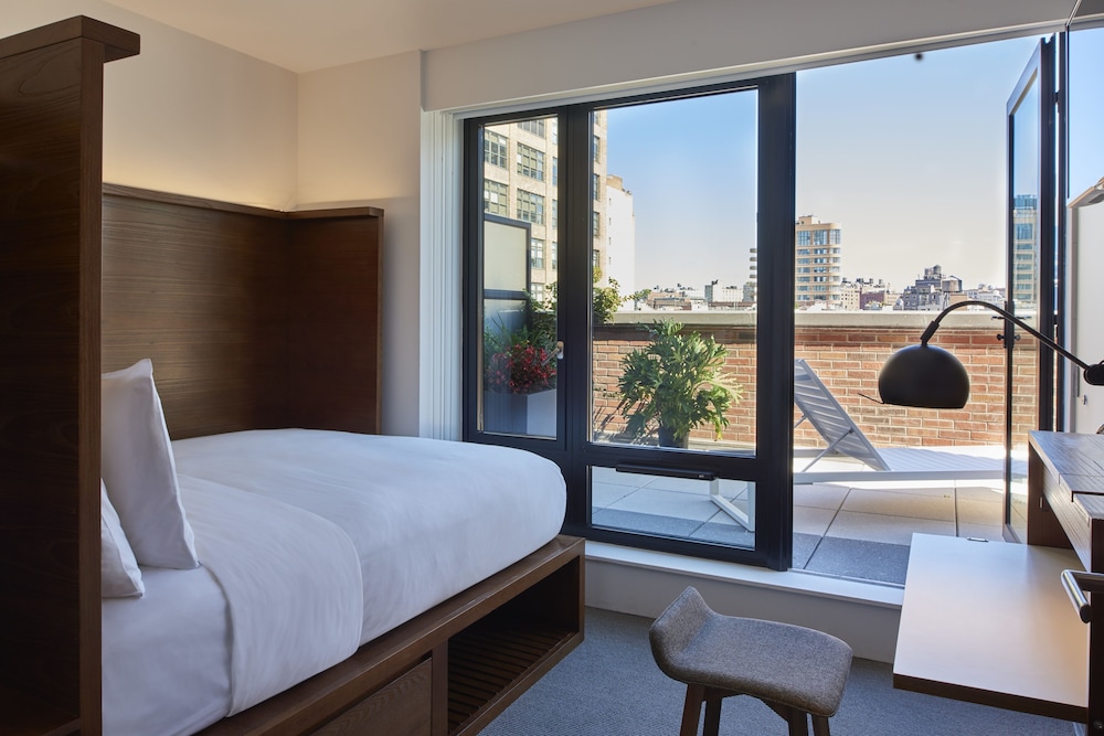 Arlo SoHo 44/77