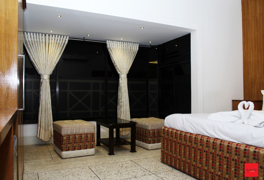 Nagar Valley Hotel 41/50