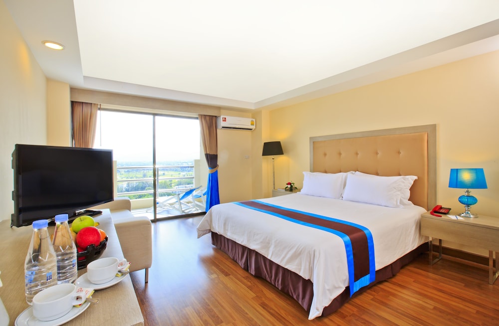 Hua Hin Blue Wave Resort 10/30