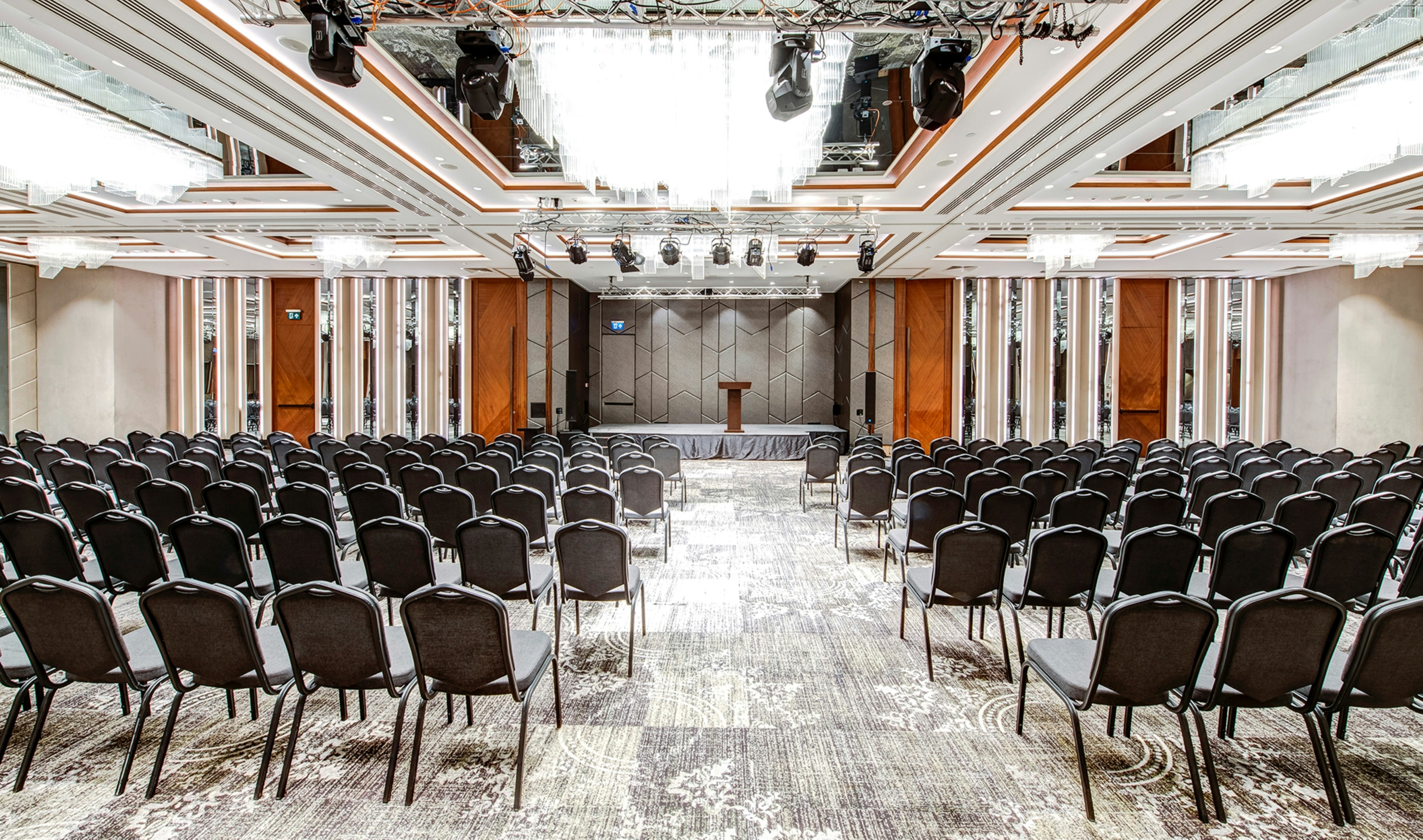 Doubletree By Hilton Istanbul Piyalepasa 66/82