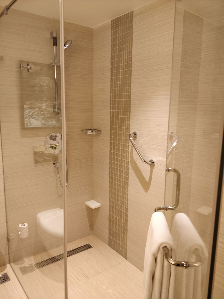 غرفة بسريرين منفصلين بإطلالة على المدينة، Hyatt Place Hyderabad Banjara Hills 3/3