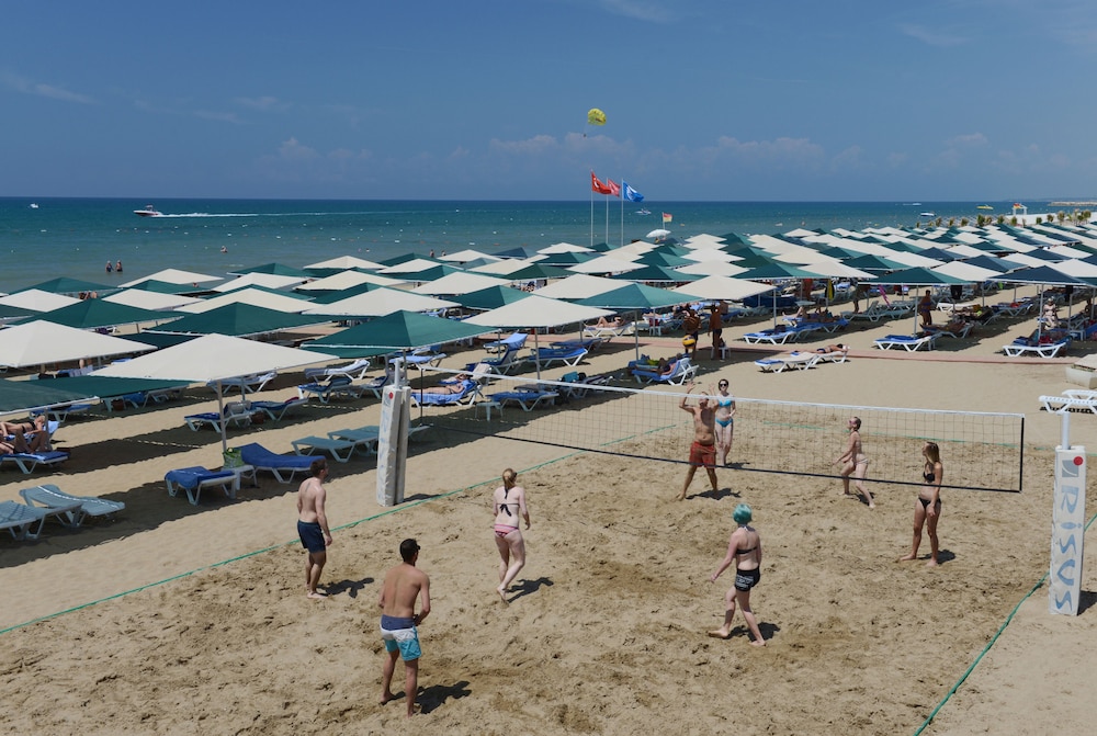 Miramare Beach Hotel 48/50