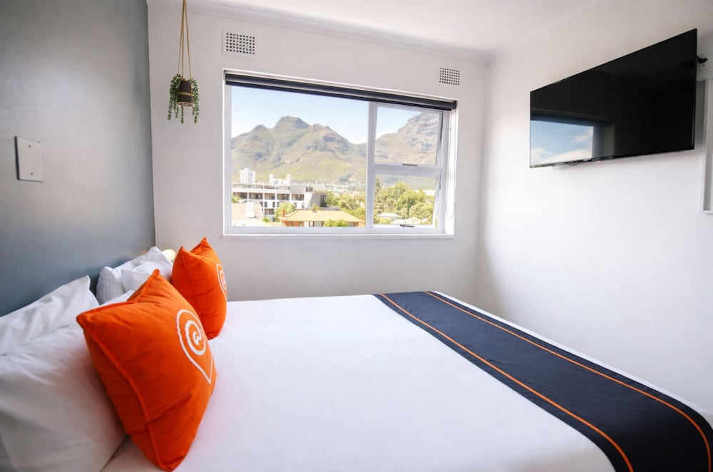 Standard, King Bed, Mountain View