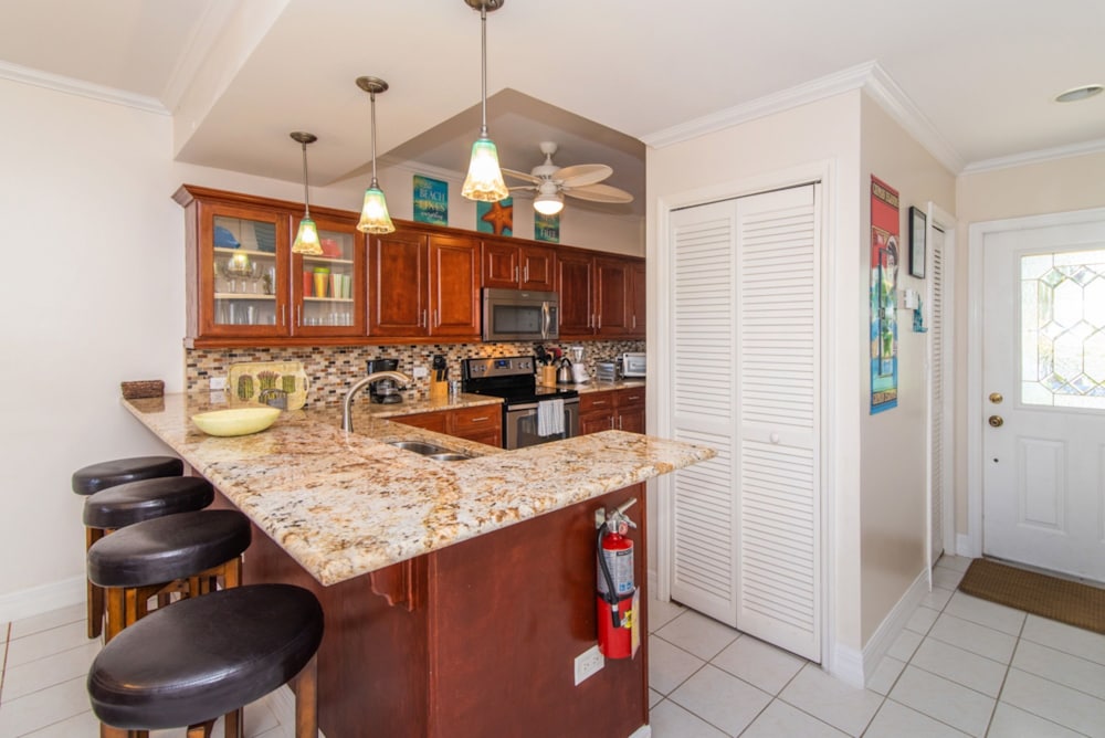Grandview Condominiums 65/79