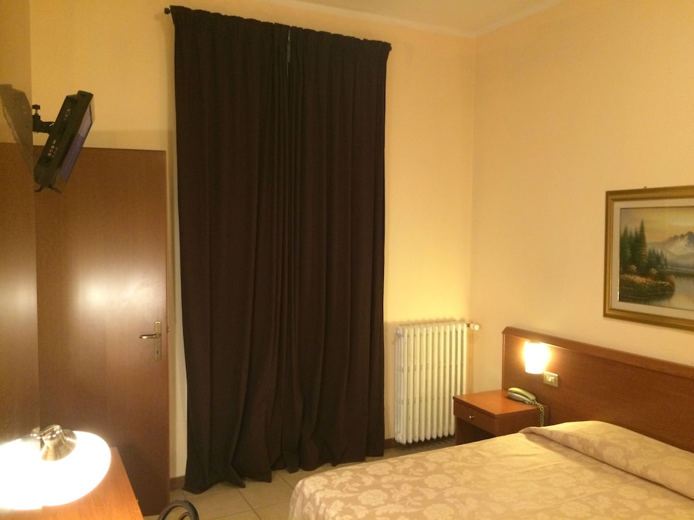 Hotel Paradiso 17/40