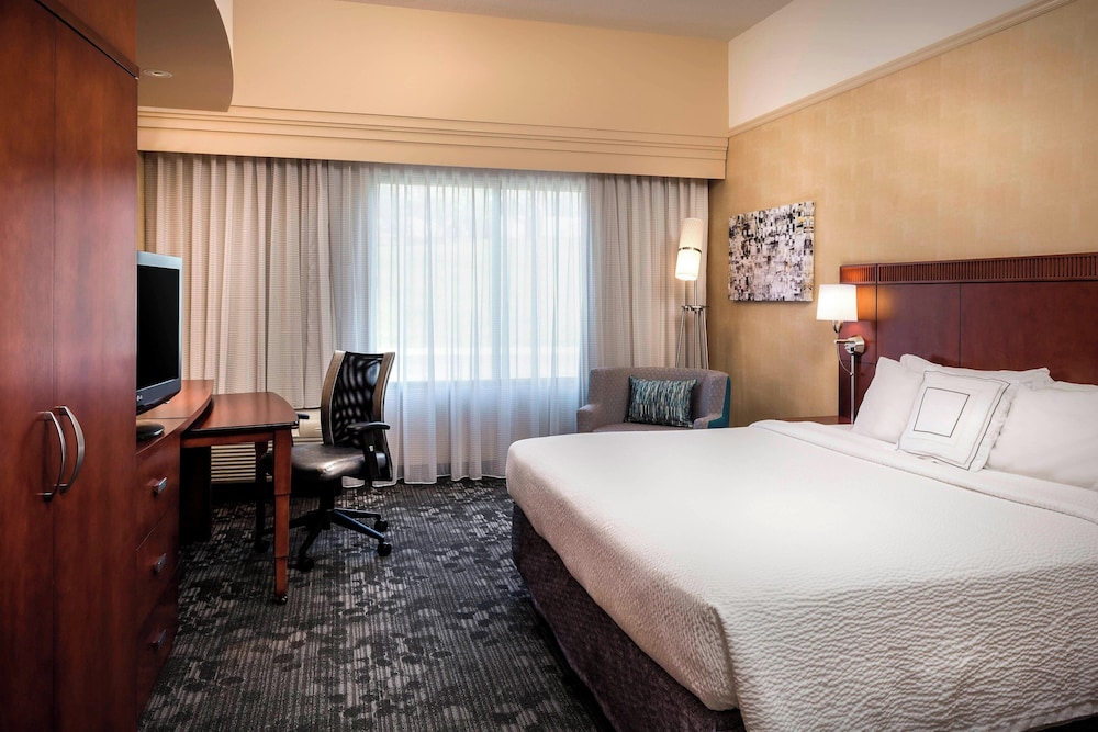 Courtyard by Marriott Kansas City Shawnee 14/71