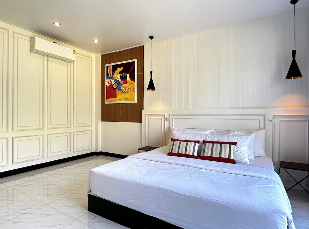 Koh Kood Bed's 32/65