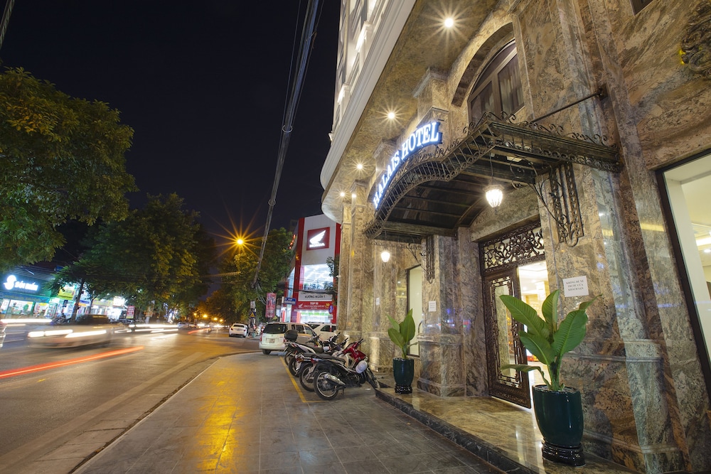 Halais Hotel 44/50