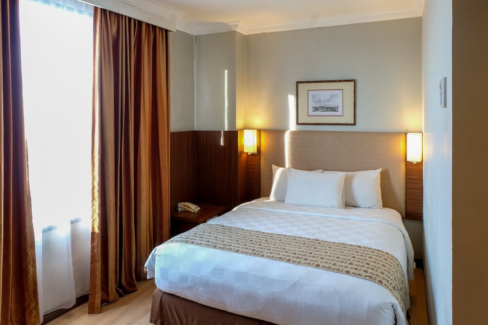 Almadera Hotel D H Quality Plaza Hotel Makassar 14/52