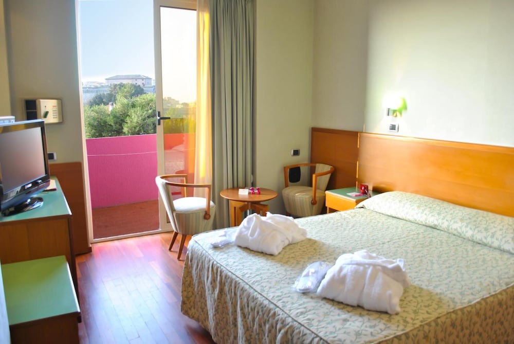 SENBHOTEL 8/34