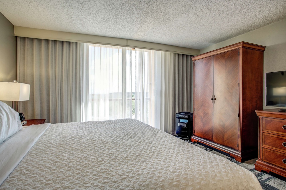 Embassy Suites by Hilton Orlando International Drive Convention Center 15/49