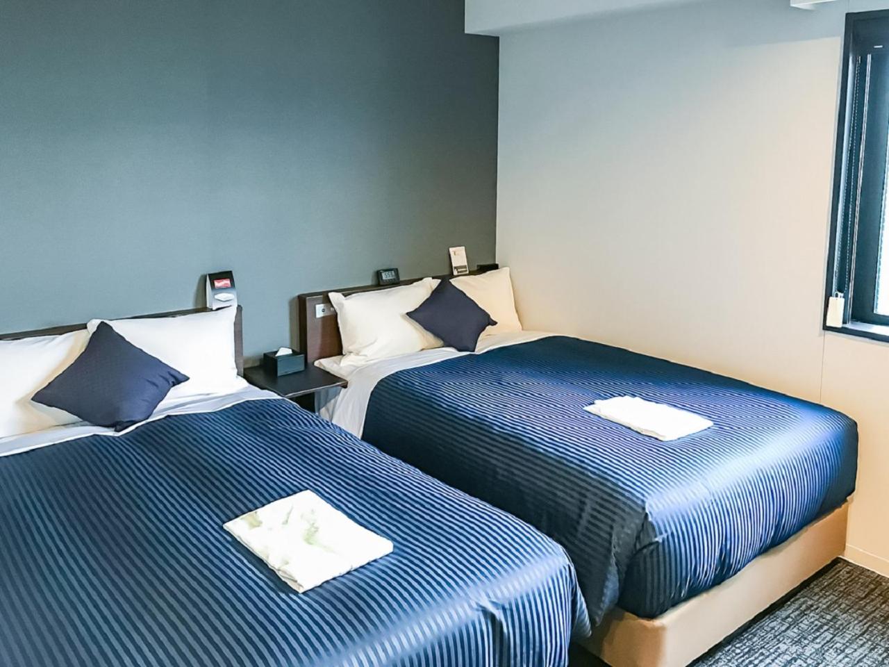 Semi Room, 2 Semi Double Beds