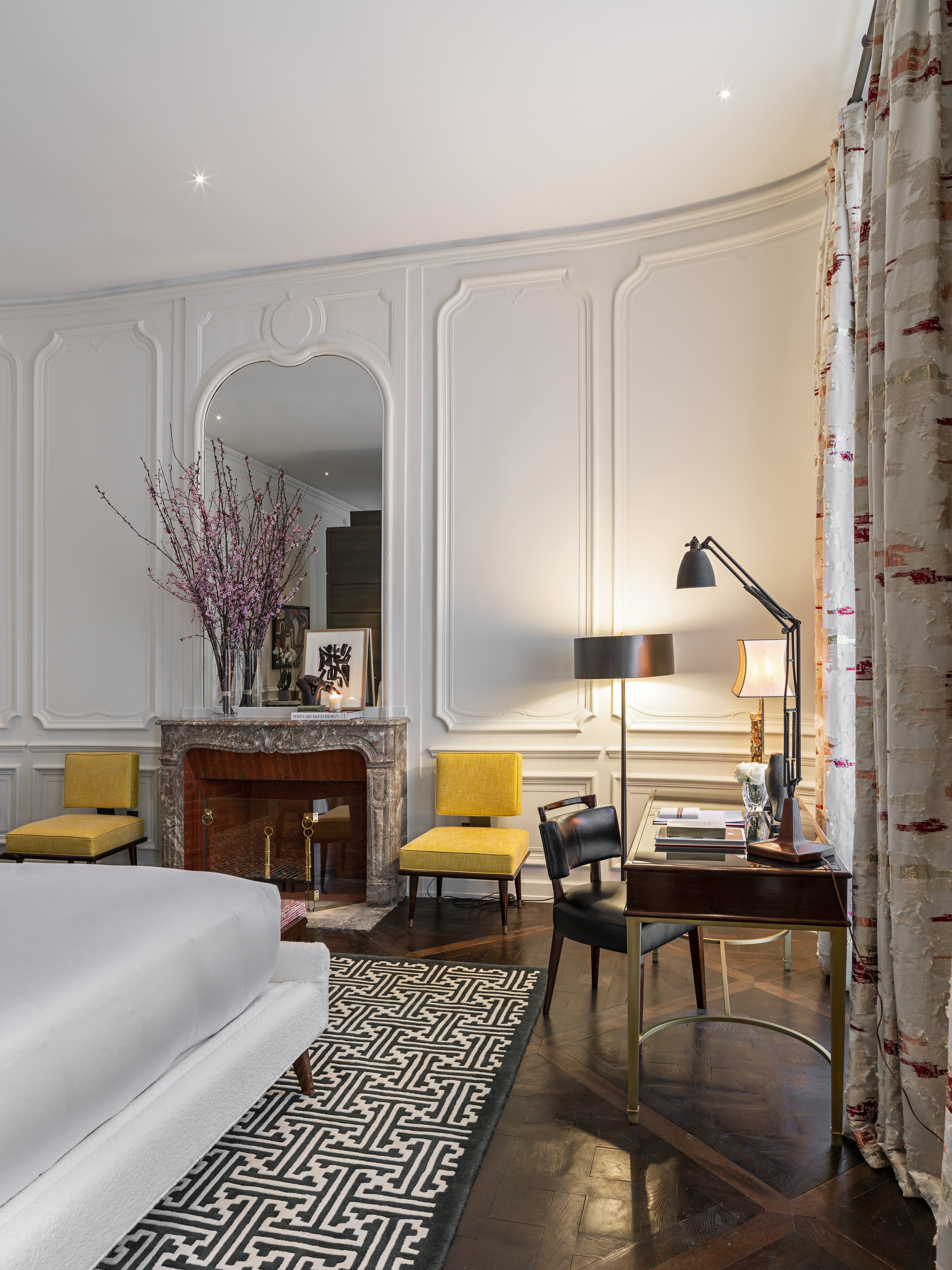 J.K. Place Paris 36/50