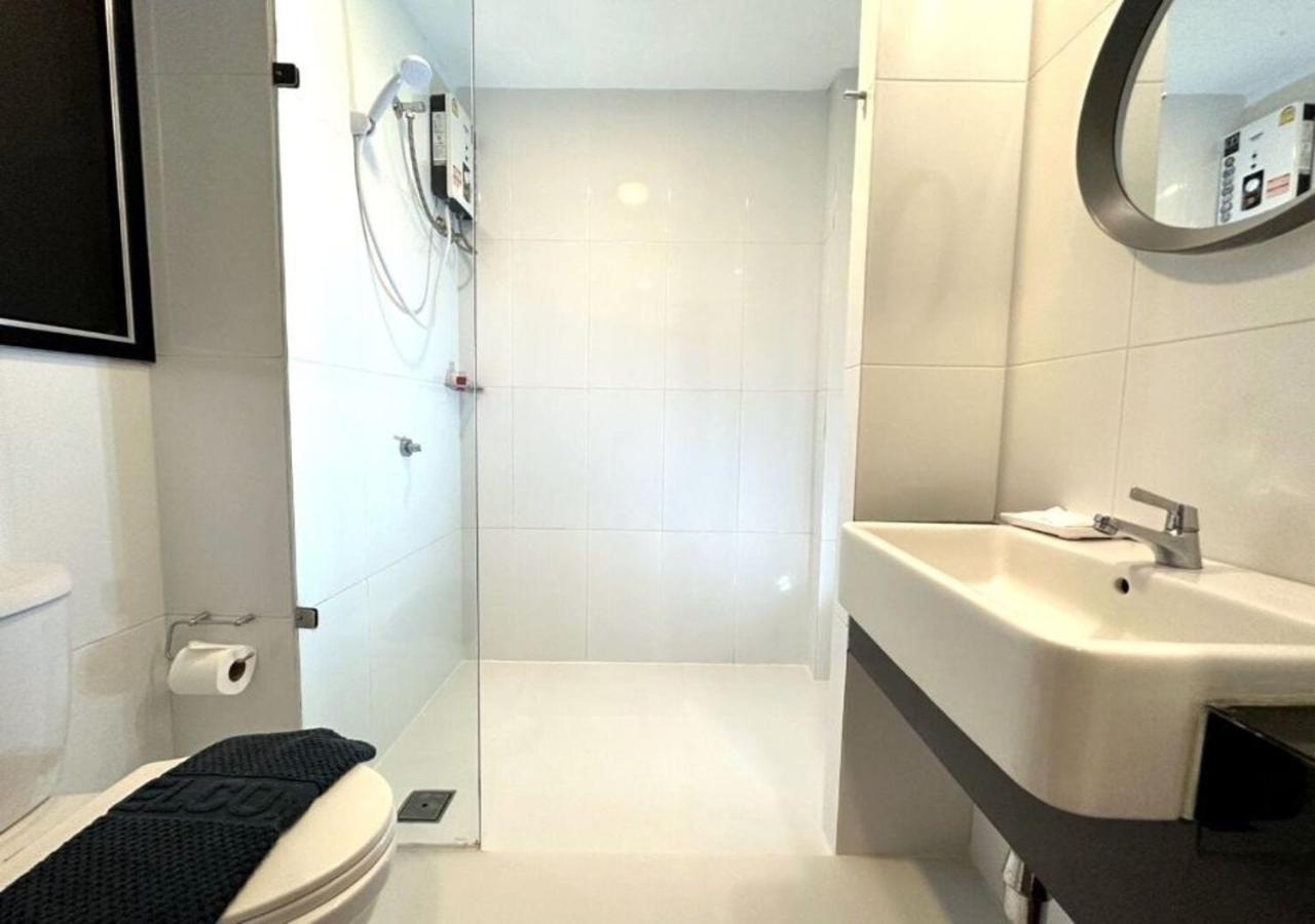 14 Sathorn Hotel 37/42