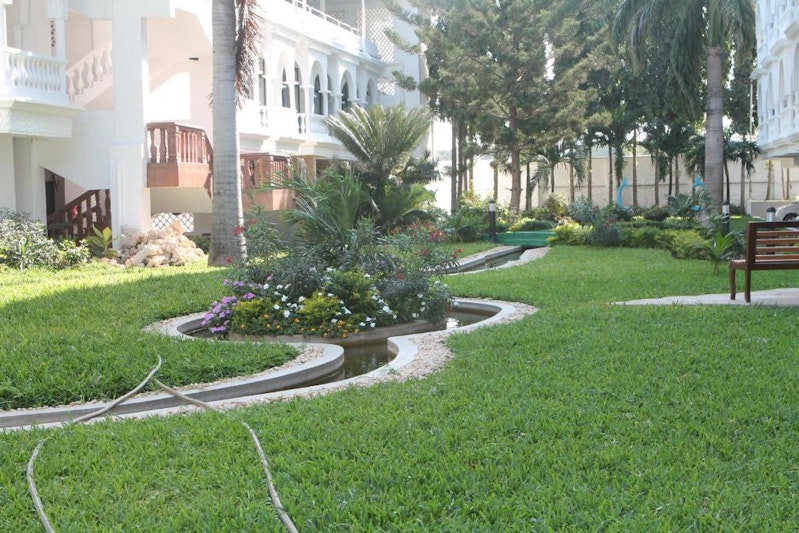 CityBlue Creekside Hotel & Suites 22/25