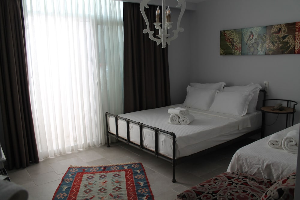 Alacaat Hotel 7/50