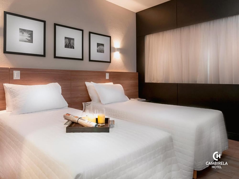 DELUXE, TWIN BEDS