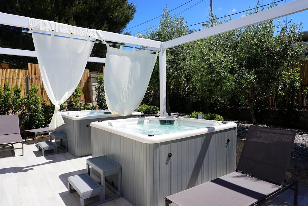 Villa Nucci 18/48