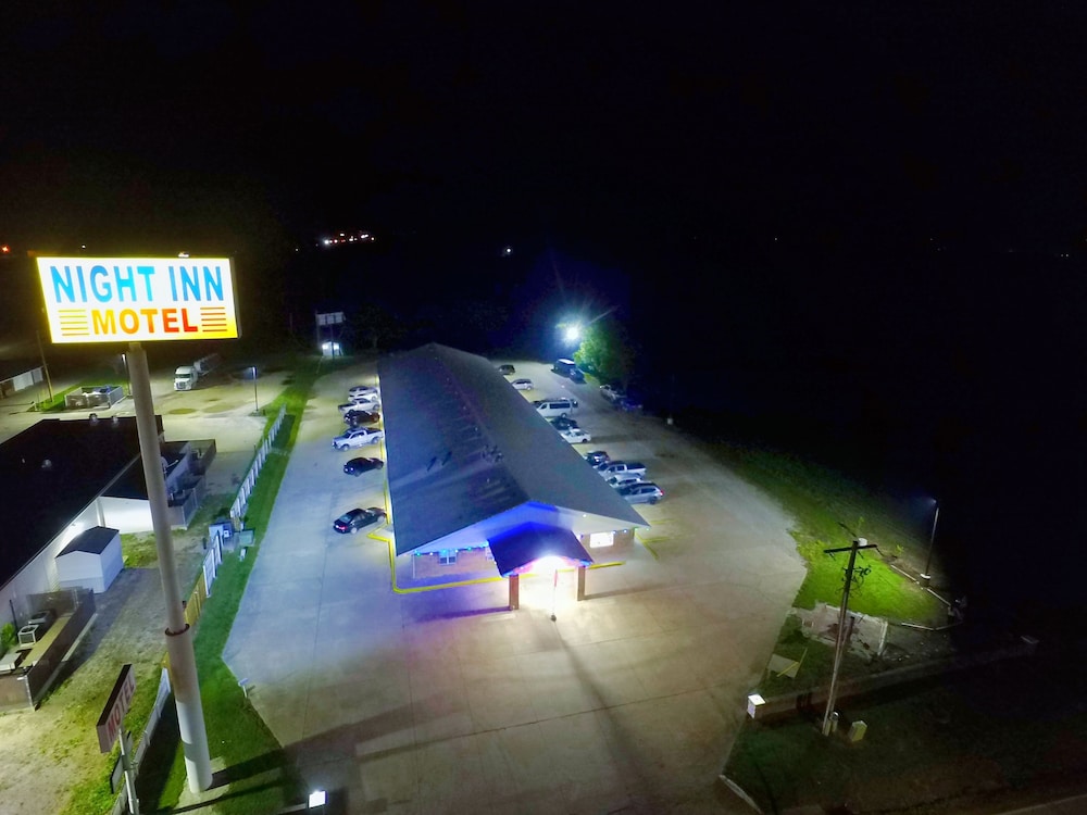 Night Inn 8/53