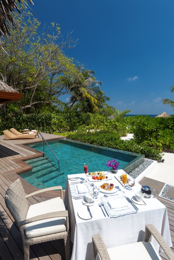 Baros Maldives 102/115