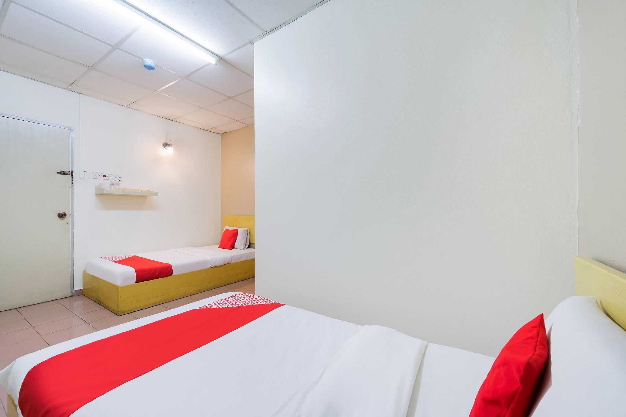 OYO 89461 Cp Hotel 20/32