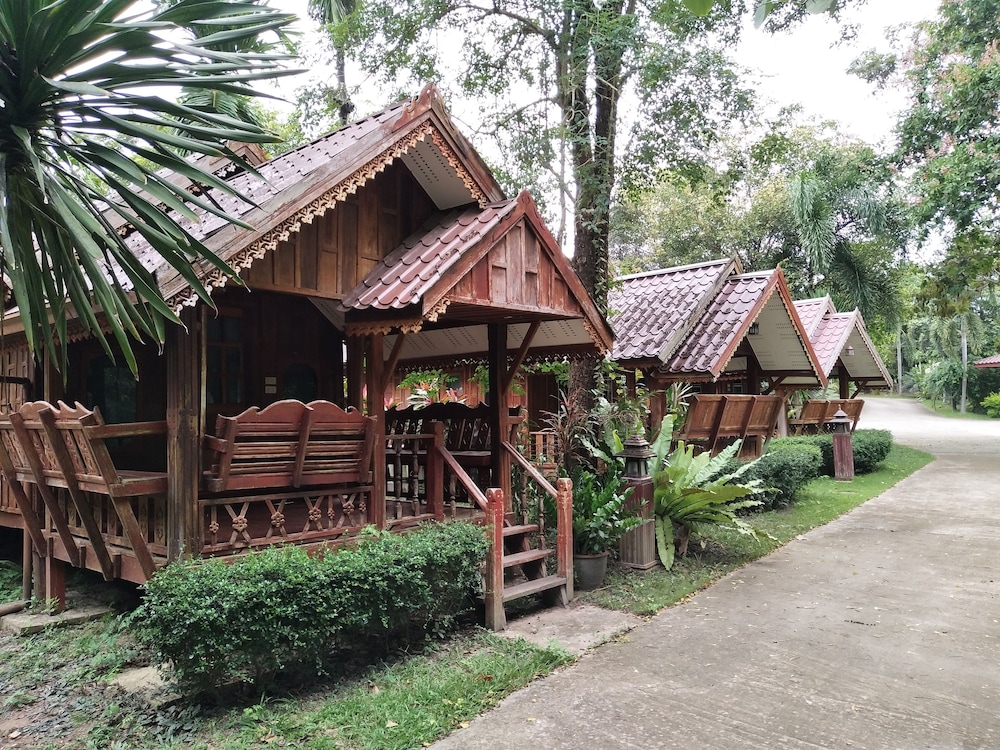 Phetsangsom Resort 5/19