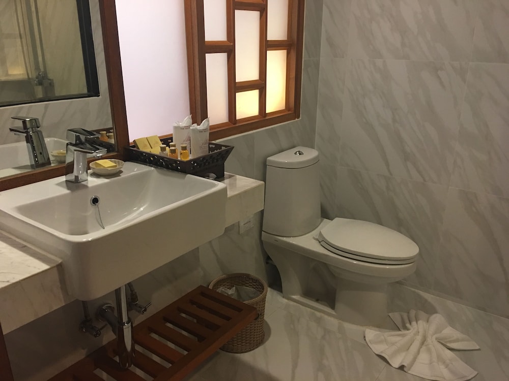THAI HOUSE BEACH RESORT 32/75