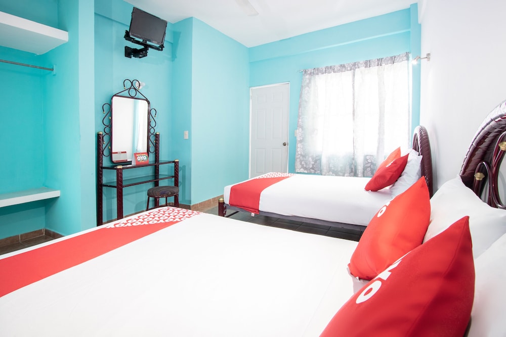 OYO Hotel Estacion 24/42