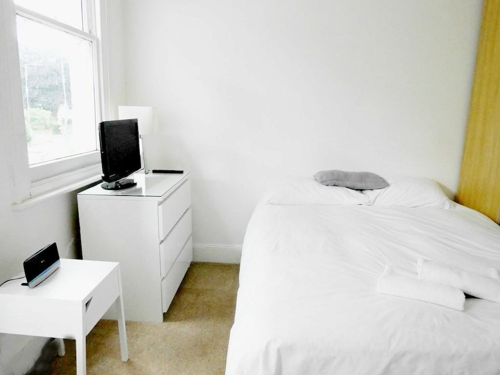 Kew Rooms 30/49