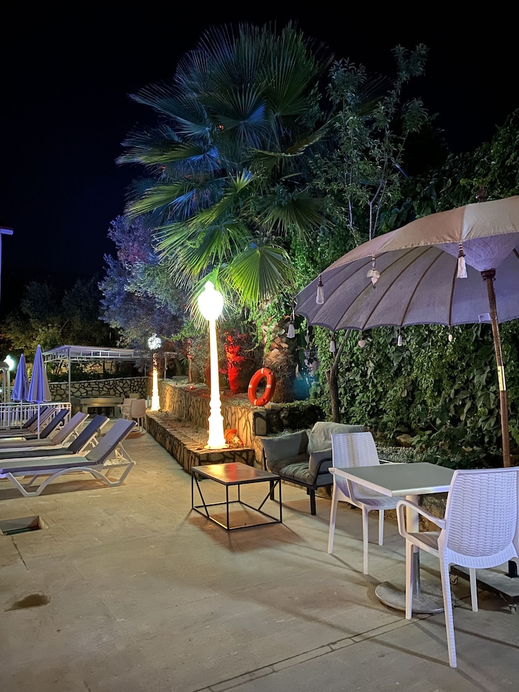 Nefis Hotel 54/60