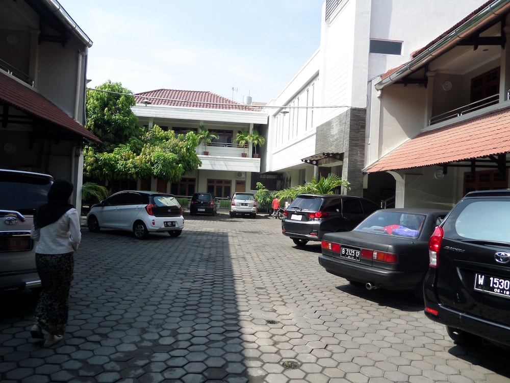 ARINI HOTEL 38/43