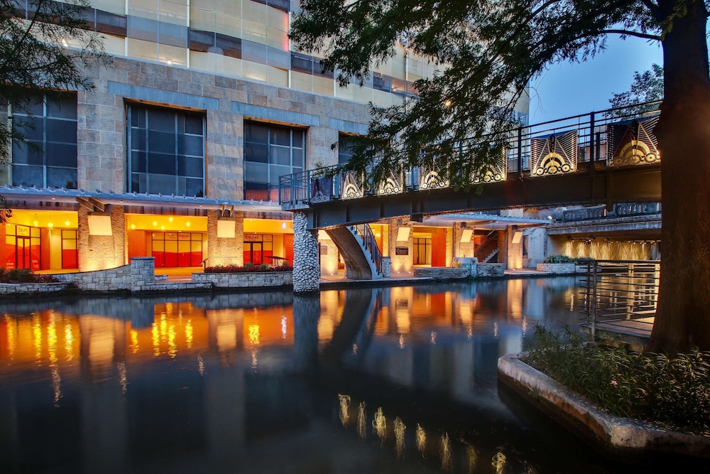 Drury Plaza Hotel San Antonio Riverwalk 3/43