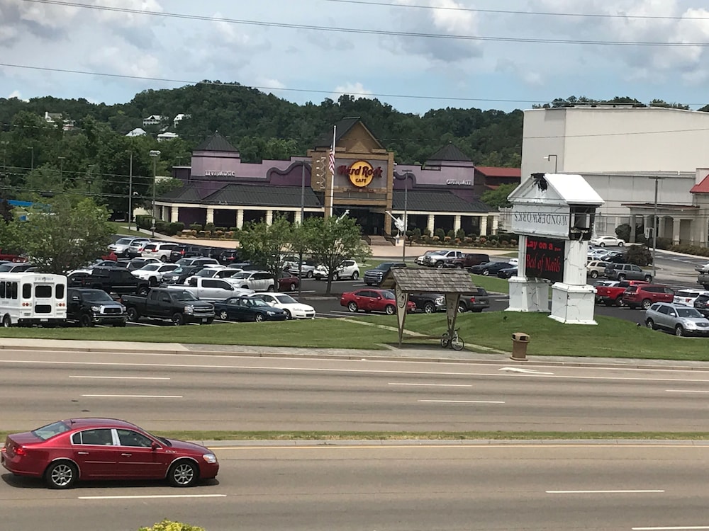 Smoky View Inn 18/26