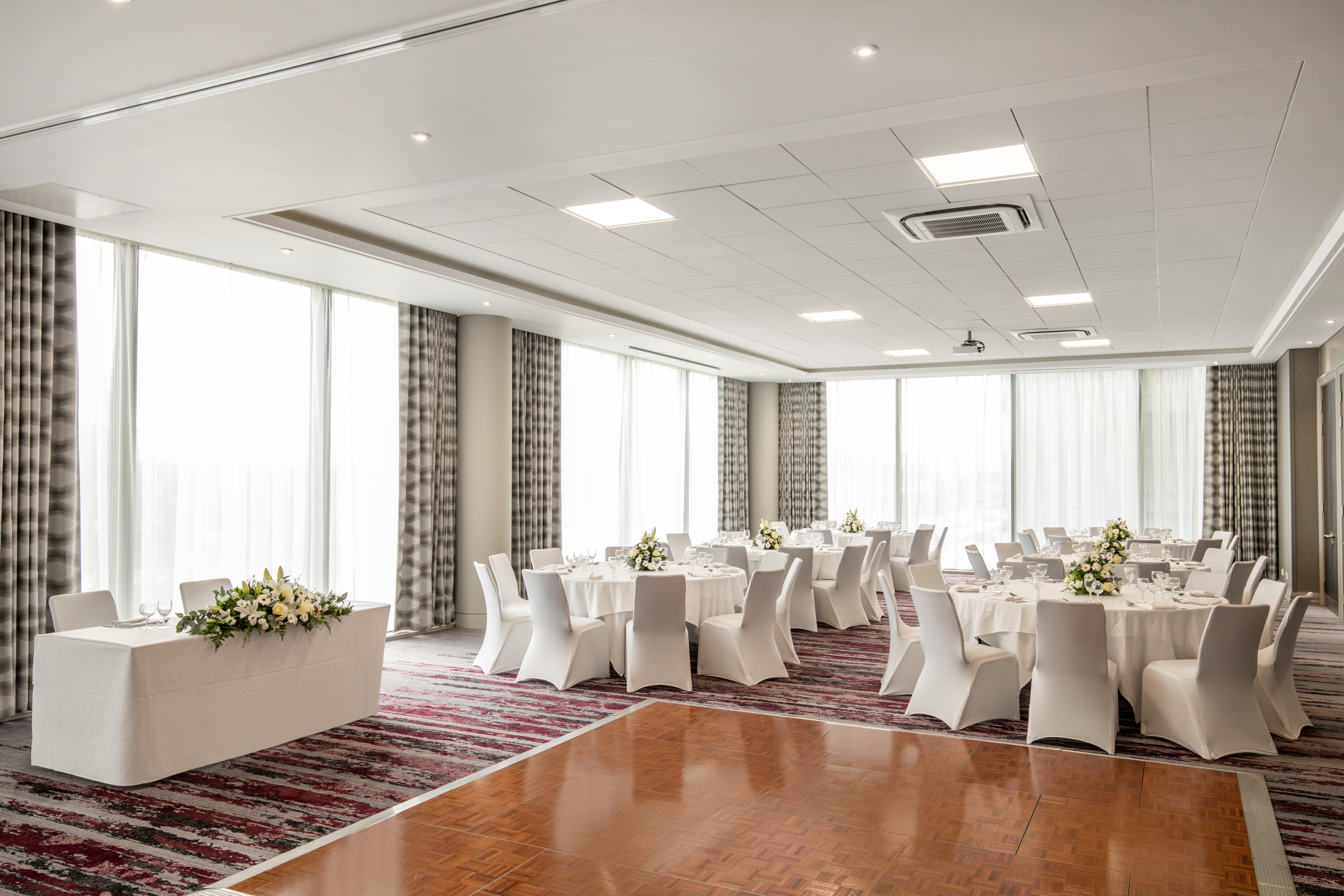 CROWNE PLAZA LONDON DOCKLANDS 36/71