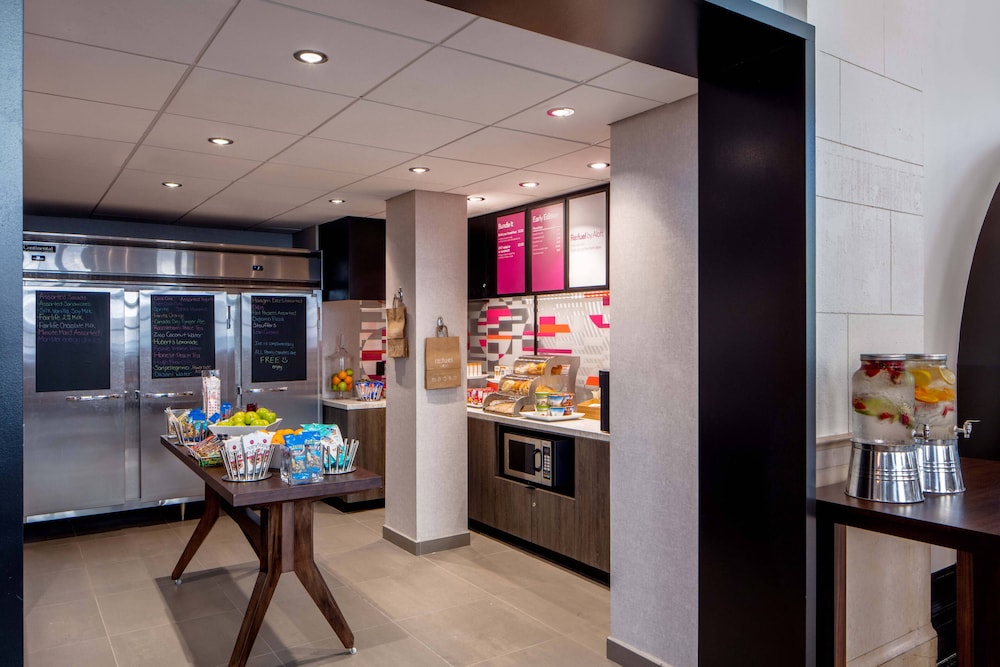 ALOFT PHILADELPHIA DOWNTOWN 27/36