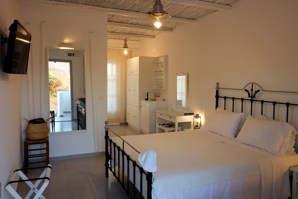 Avra Pahainas Hotel 7/50
