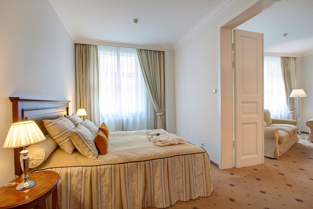 Radi Un Draugi Hotel 24/65