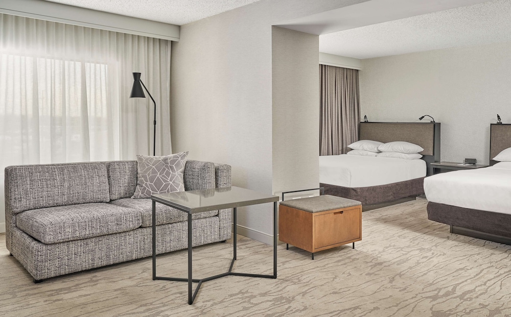 Hyatt Regency Deerfield 24/57
