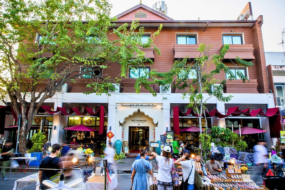 The Experience Walking Street Chiang Mai 4/48