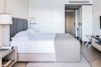 Superior, Double and Twin Beds, Ocean View