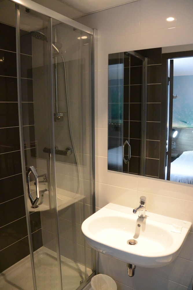 Kyriad Direct Tours Sud Chambray Les Tours 57/58
