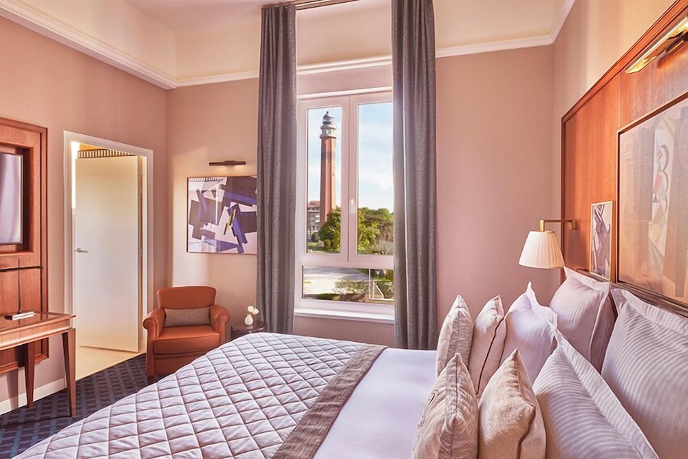 HOTEL BARRIERE LE WESTMINSTER 14/63