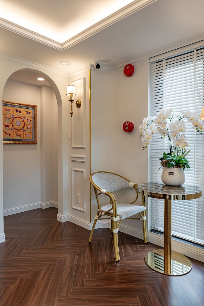 Golden Sun Apartment & Hotel 37/50