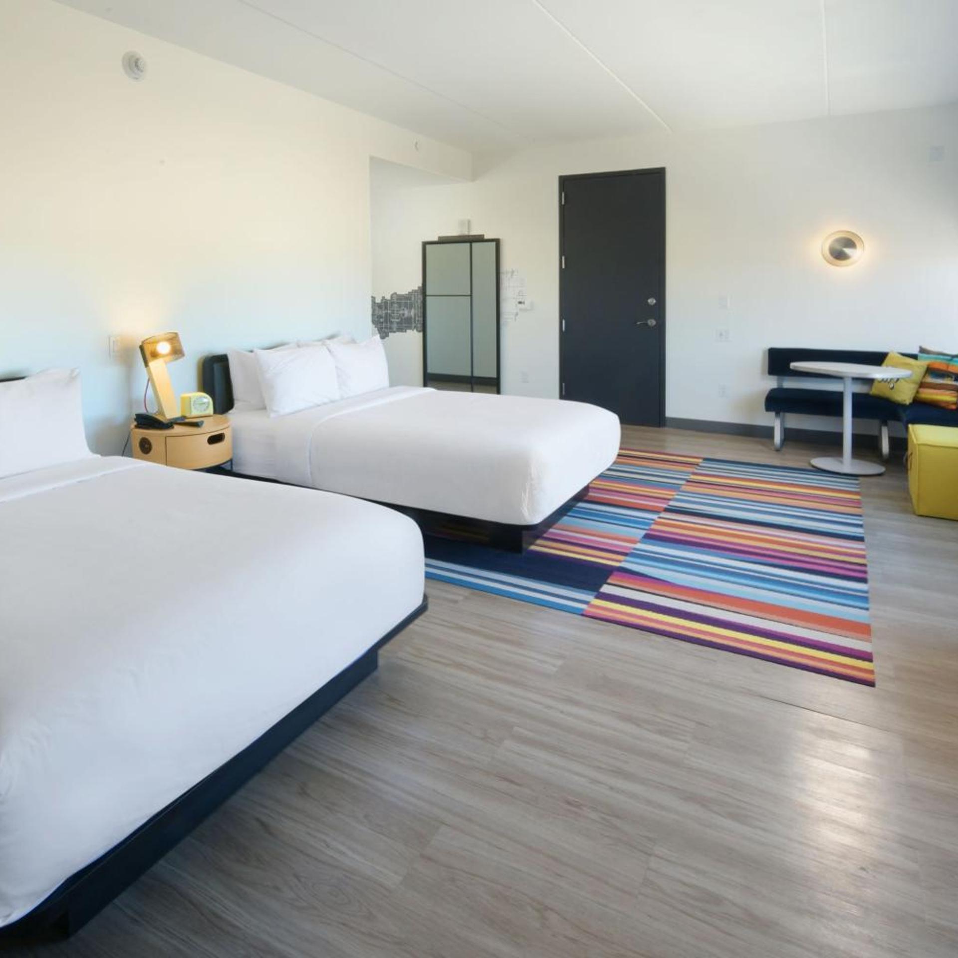 Aloft, Guest Room, 2 Queen Beds