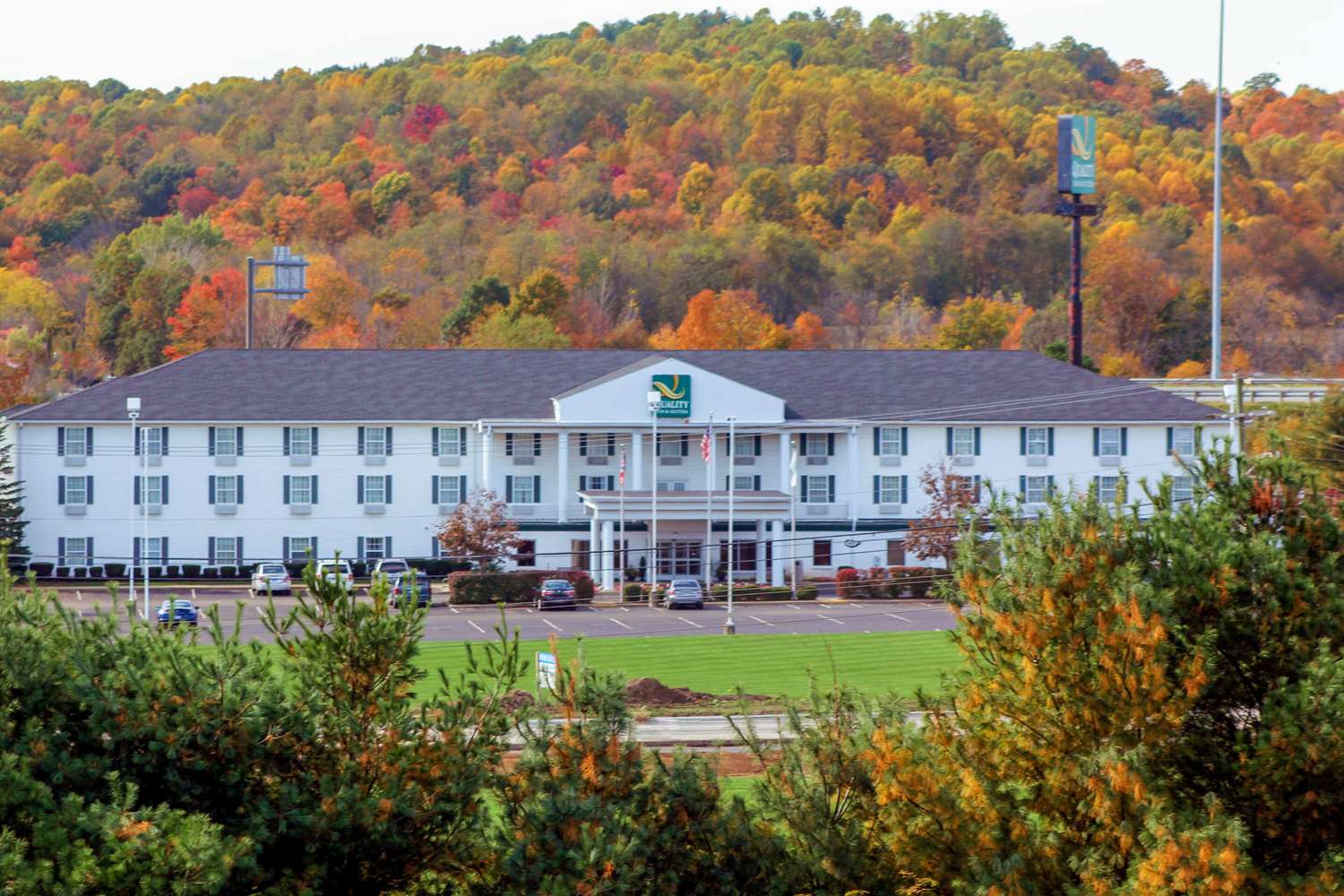 Quality Inn Suites Bellville Mansfield 26/27